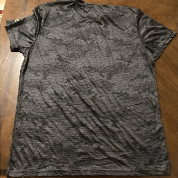 Men’s Size Large TapOut Black Camo Shirt - Picture 11 of 11